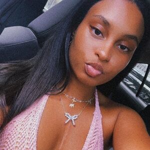 Meet your Posher, Mya